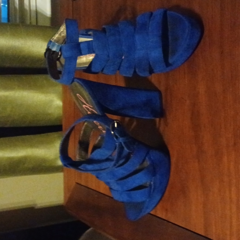 Shoes - Picture 2 of 5